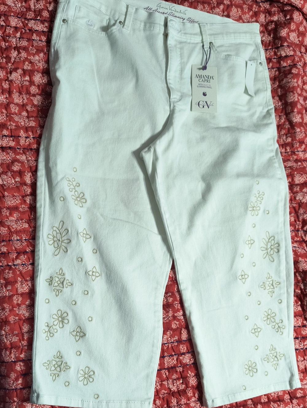 Gloria Vanderbilt NEW White Amanda Capris with Tan Embroidered Floral Accents